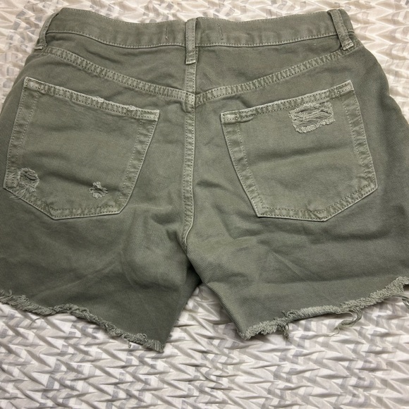 Free People Maggie Mid Rise Shorts ARMY NWT SIZE 25 - Picture 2 of 8